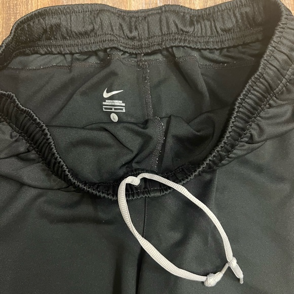 Nike and Under Armour Men’s shorts Large 2 Pair - Picture 4 of 10